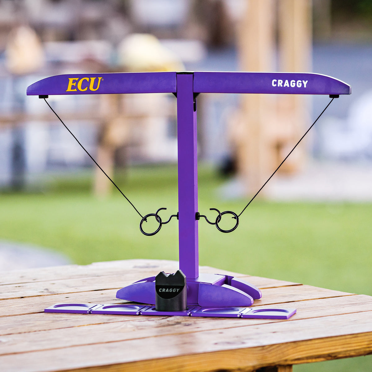 HOOKS! XPLR – ECU Pirates – Tailgate Ring Toss Game