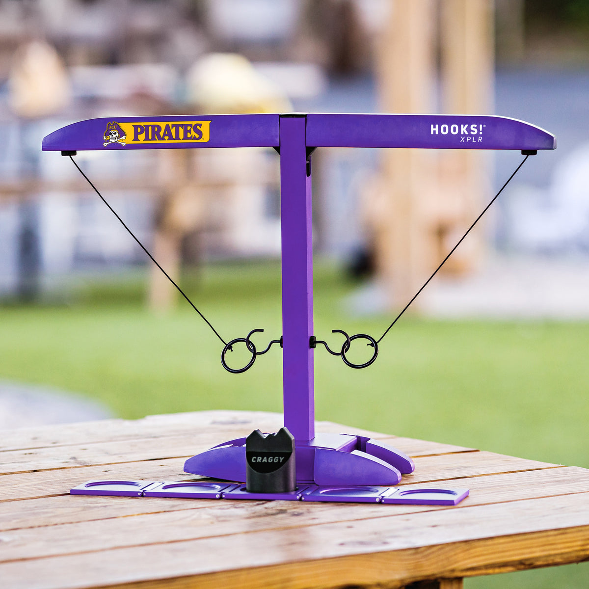 HOOKS! XPLR – ECU Pirates – Tailgate Ring Toss Game